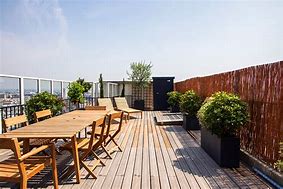 Guide Complet pour un Nettoyage de Terrasse Impeccable : 10 Astuces de Pros - CLEAN AND SMART