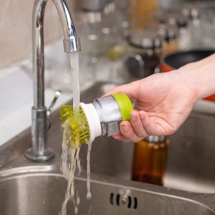 BROSSE A VAISELLE AVEC DISTRIBUTEUR DE SAVON - CLEAN AND SMART
