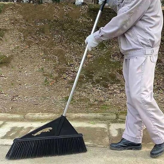 Balai extérieur